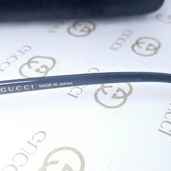 Gucci Black and Gold Unisex Sunglasses - Picture 11 of 16